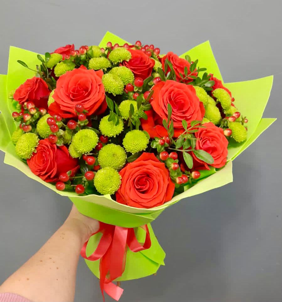 Букет цветов из: Хризантемы и Розы в Беспятово