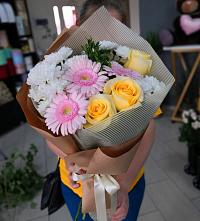 Букет цветов из:  Герберы, Розы и Хризантемы в Беспятово