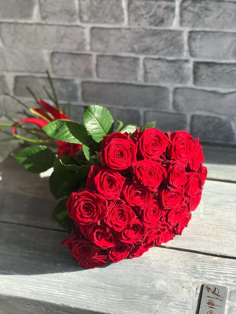 Букет Красные розы Фридом в Беспятово