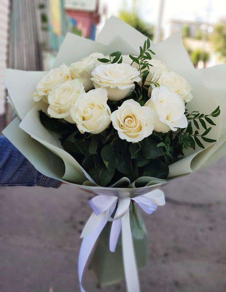 Букет Белые розы Проуд в Беспятово