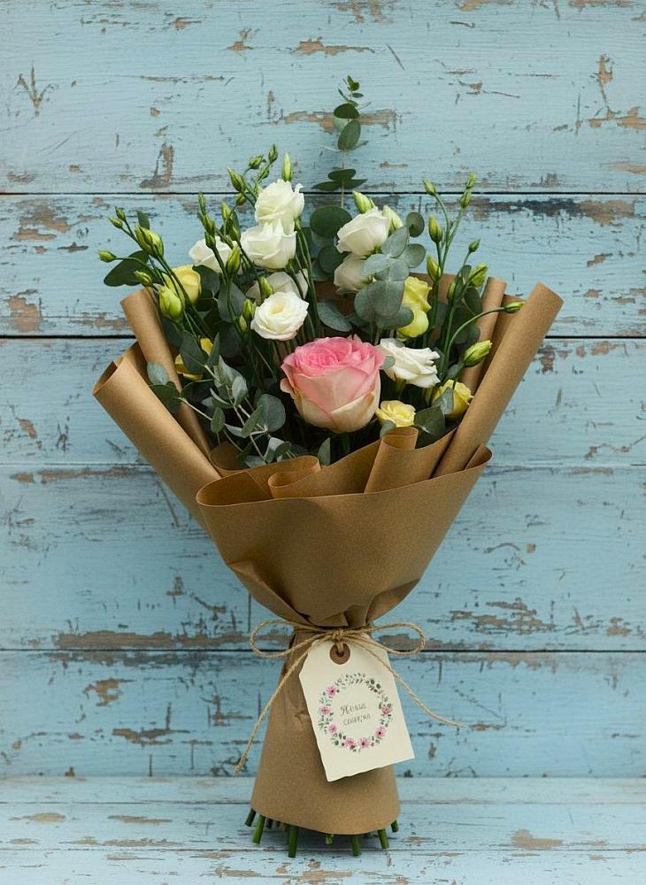 Букет цветов из: Розы и Лизиантусы в Беспятово