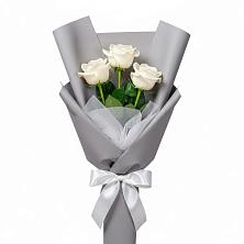 Букет 3 белые розы в Беспятово