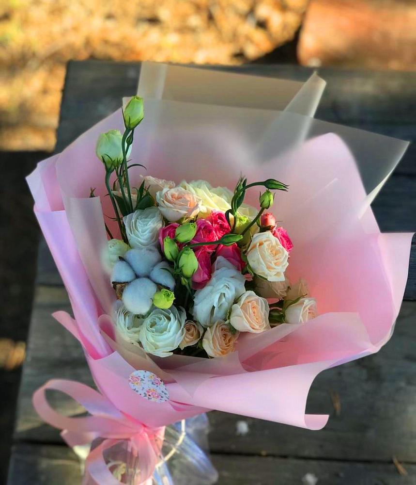 Букет цветов из: Розы и Лизиантусы в Беспятово