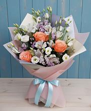 Букет цветов из:  Лизиантусы, Розы, Альстромерии и Гипсофила в Беспятово