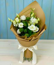 Букет цветов из:  Хризантемы и Лизиантусы в Беспятово