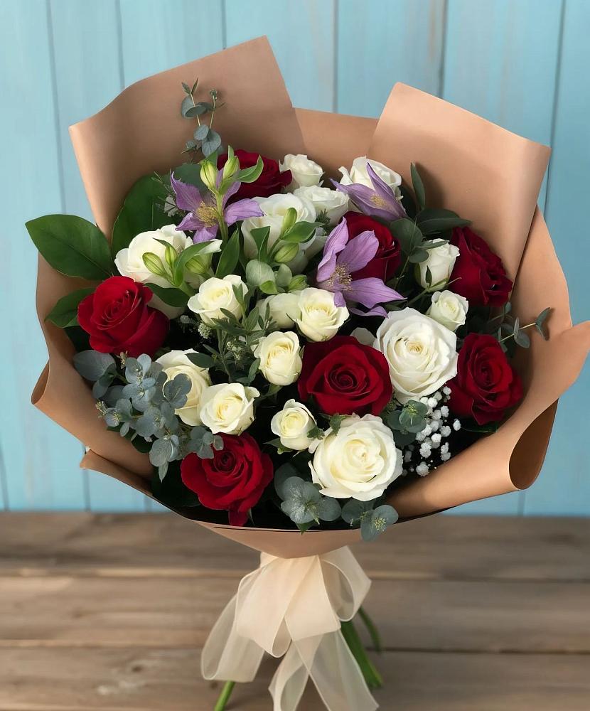 Букет цветов из: Розы и Альстромерии в Беспятово